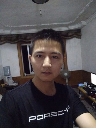 这个男人30岁了 找过女朋友 为什么现在没结婚 没女朋友呢?