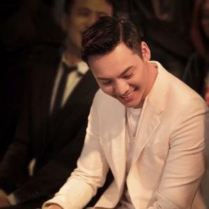 陈伟霆 "敢耀发光",你真好看.