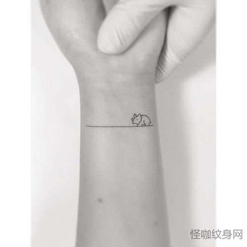 小清新手腕恐龙纹身图案