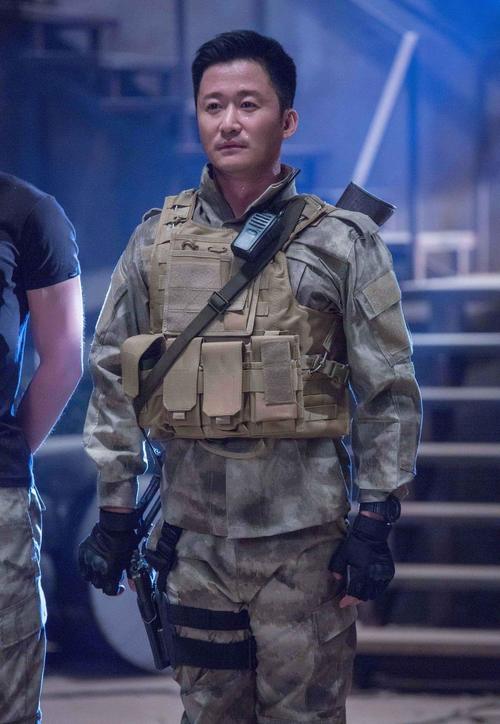 原创吴京谈当特种兵经历,自己爬4楼用21秒以为很牛,结果被教官打脸