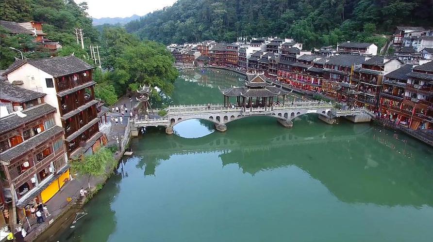 著名旅游景点推荐,喜欢小镇风光就到凤凰古镇
