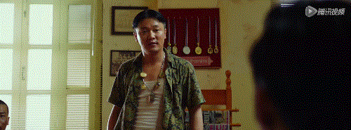 唱小苹果大火的肖央41岁竟还能转型演艺圈原因有哪些