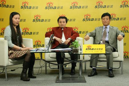 姓名学专家做客新浪聊天室(中间为王浩骅,右为杨明星)