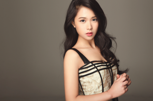  p>曾漪莲,1997年6月30日出生于广西省桂平市,中国内地影视女演员.