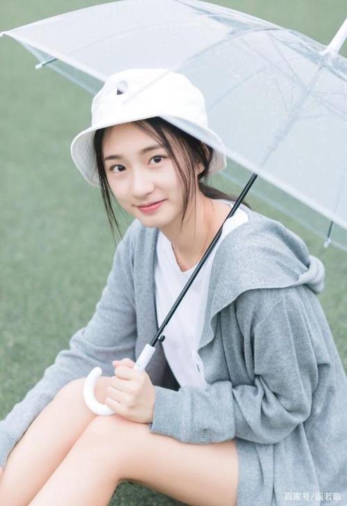 看到甜美可人的谭盐盐,让人有种如浴春风的感觉