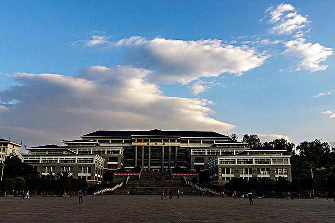 昆明学院风光图片_昆明学院风光高清图片_全景视觉