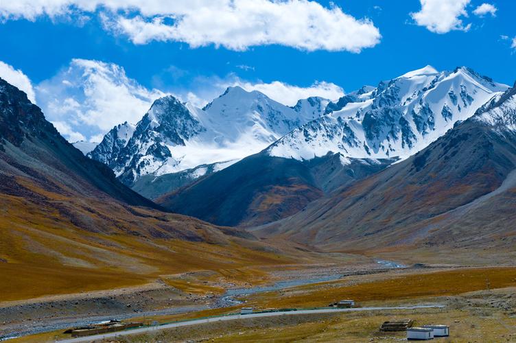 标题:帕米尔高原山地