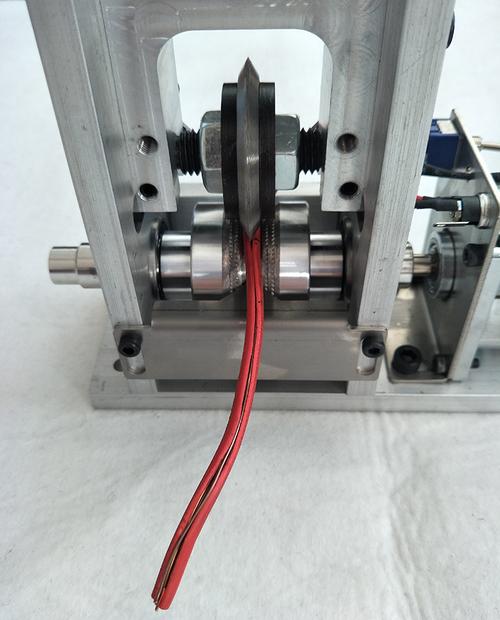 废旧电线拨线剥皮机电缆剥线机小型废铜线去皮家用全自动电动手动