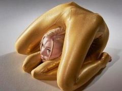 美图:俄柔术美女绝技 姿势很丰富