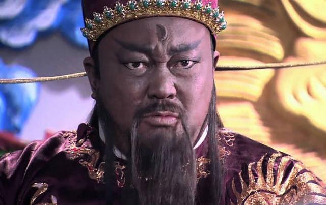 包拯病死的那天,70岁老人为何在开封府前自杀?只因晚来一步