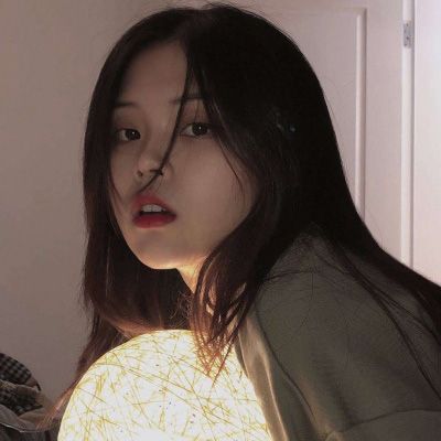 qq女生长发高冷头像