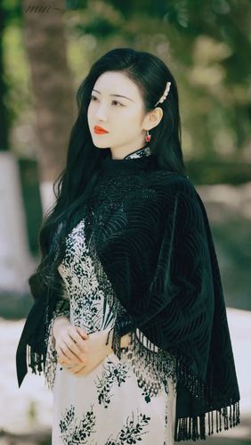 景甜在《司藤》里的出圈的旗袍图片
