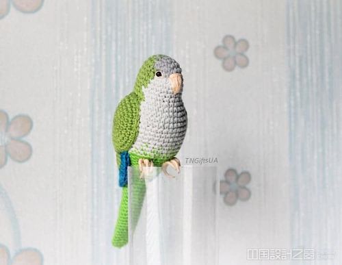 活灵活现的钩针编织鸟艺术品