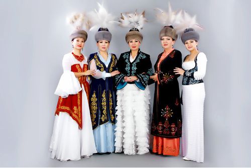 柯尔克孜族传统服装