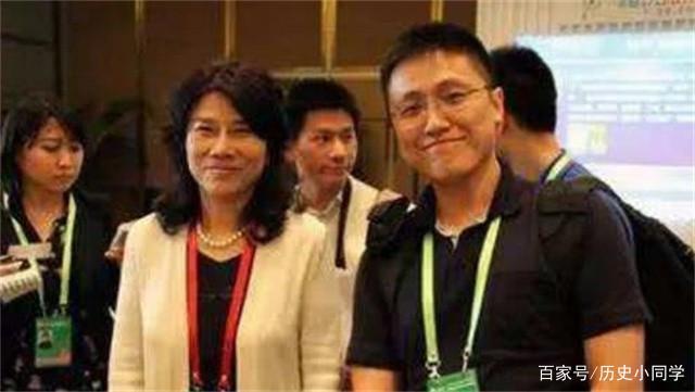 此后,也有不少传闻信息透露出,董明珠的儿子随母姓,全名董东东,有着