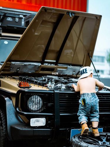 奶帅的硬汉儿童修车写真丨最小修车仔挑战_写真_儿童摄影_酷车小镇