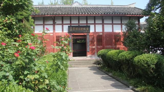 网易首页>网易号>正文申请入驻> 至今,吴滩古镇还保留着聂荣臻故居,冲