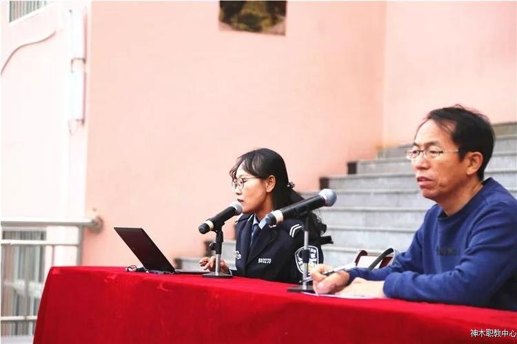 神木职教中心举行"法治进校园"主题教育活动
