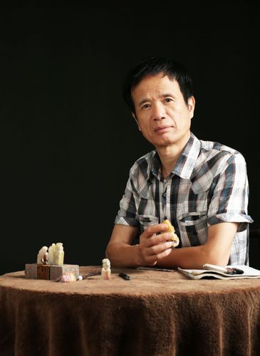  p>陈则周,福建闽侯人.著名画家,书法家,篆刻家,作家,诗人,中国名人.