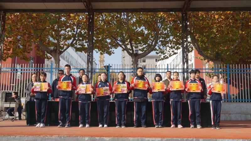 勤奋耕耘求发展 砥砺前行创辉煌—泗水县龙城初级中学