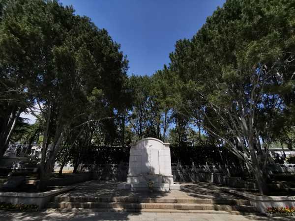 八宝山革命公墓