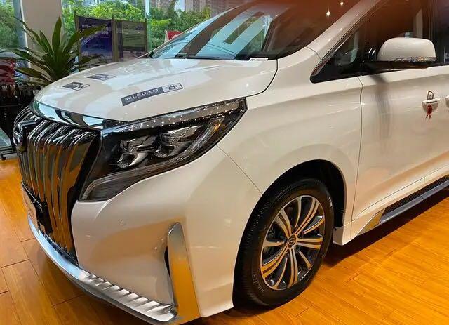 2020款广汽传祺gm8大师版车型的外观在设计上更加有档次