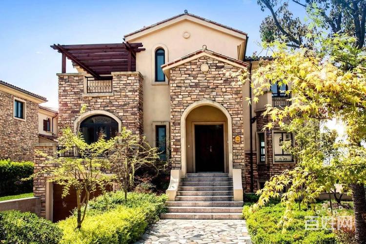 崇明岛一手独栋别墅 地上一层地下一层 花园250平以上