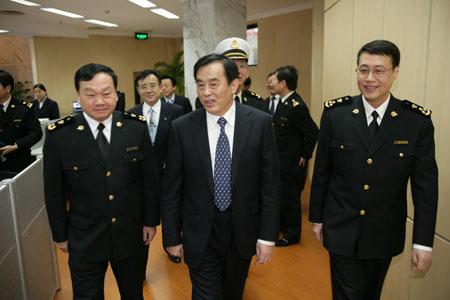海关总署在上海海关召开学习实践活动调研座谈会