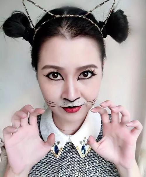 喜欢的猫咪,麋鹿,精灵~~~ 平时不敢涂的姨妈色,深紫色,暗黑系的口红都
