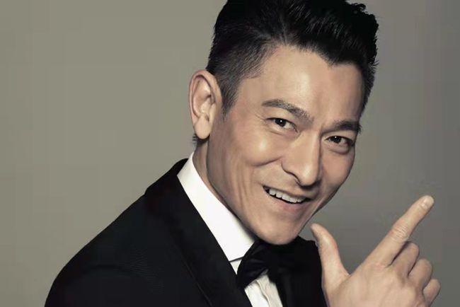 刘德华庆60岁生日 自曝隔离21天吃睡也不胖