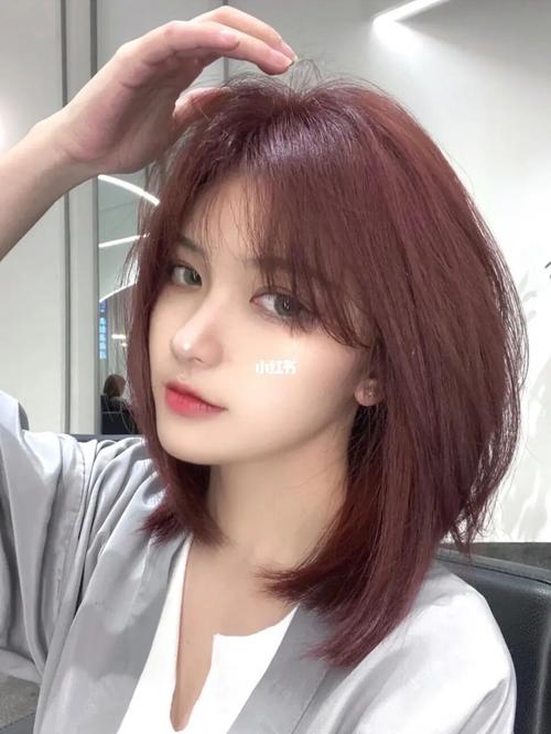 73免打理锁骨发又称(初恋头)搭配浆果红发色_发型_发色_锁骨发_初恋