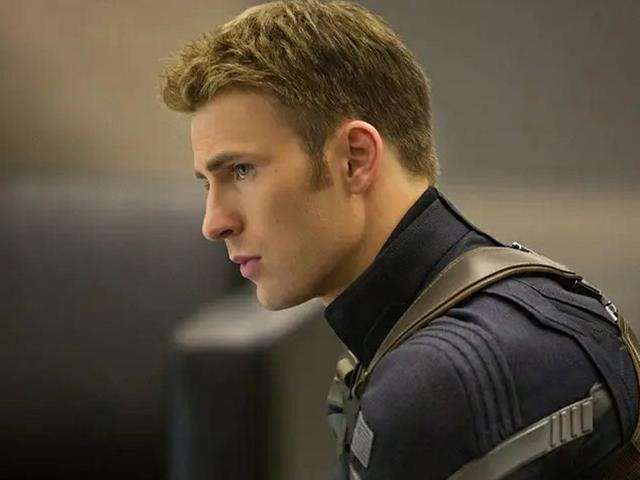 "美队"回应误发私密照:既然我已成功引起你的注意