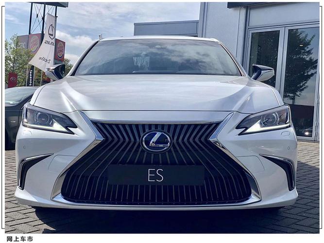 雷克萨斯es300h实拍曝光换搭新动力内饰更豪华安全配置丰富