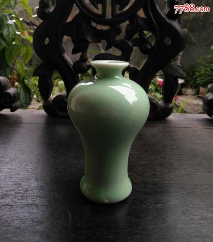 龙泉窑梅子青美人肩赏瓶摆件(包真)完整