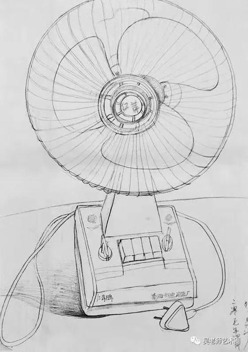 静物速写是速写训练的入门阶段,初学者可以从生活中最熟悉的物体画起