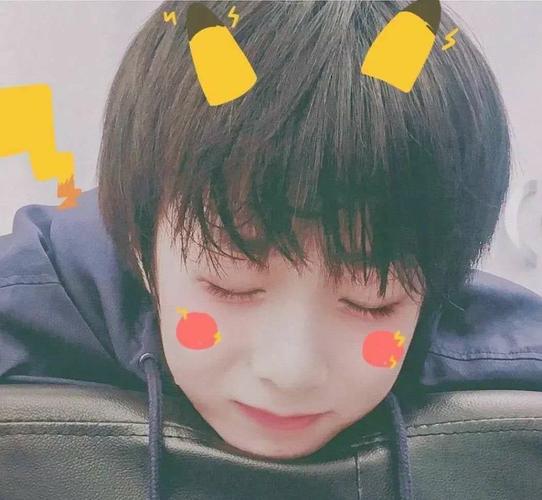 当刘耀文还是一米六的小崽崽的时候……萌哭了!