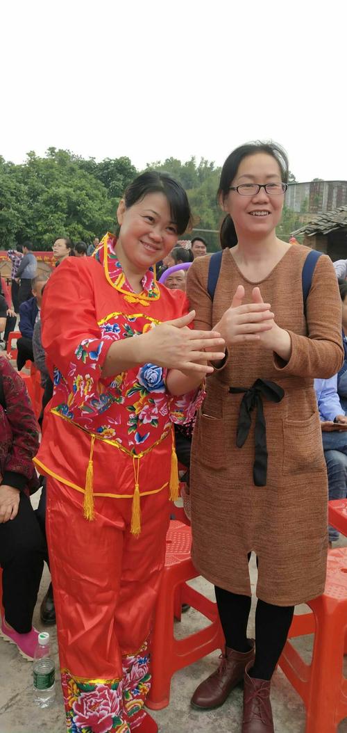 陀氏宗亲:两大美女给大家拜新年啦