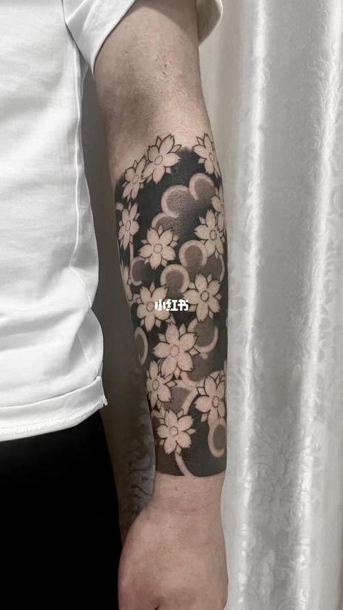 帅帅气气樱花臂_樱花_恒·刺青自由行热门攻略_纹身_刺青_日式老传统