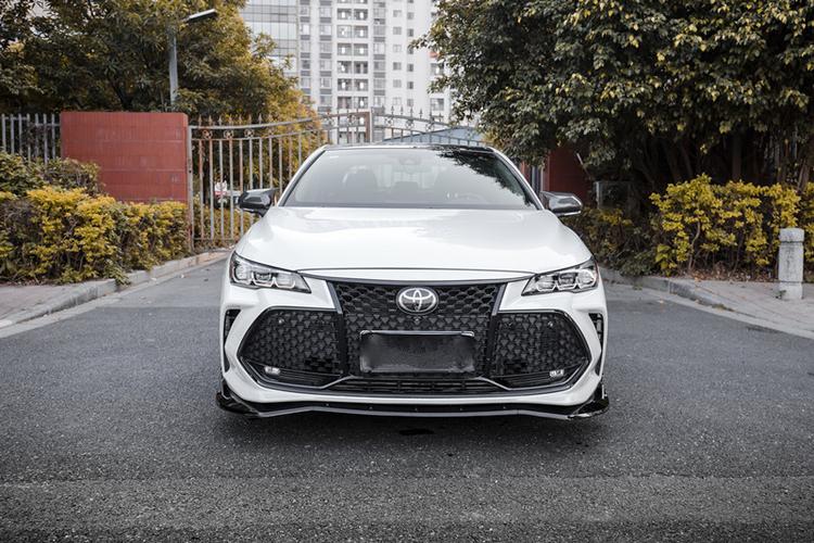 适用于丰田亚洲龙改装中网