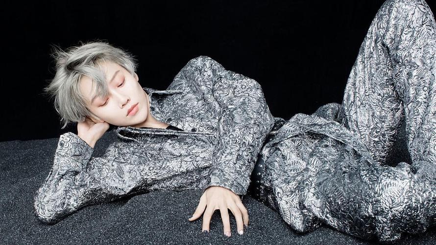 分享自制刘雨昕电脑壁纸 【多图】