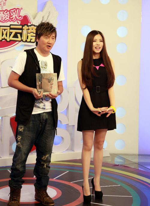 日前,著名音乐人孙楠携最新专辑《旅途》亮相《音乐风云榜》