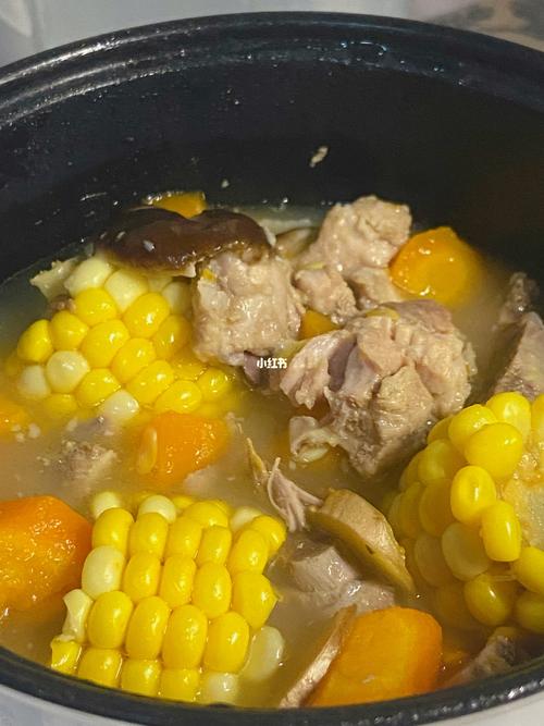 宿舍美食|玉米香菇胡萝卜排骨汤_胡萝卜_香菇_玉米_宿舍美食_排骨汤