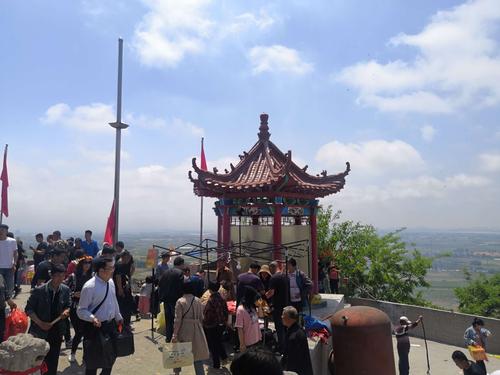 其它 灵山庙会 写美篇         即墨灵山,原名零山,又名灵芝山,均因其