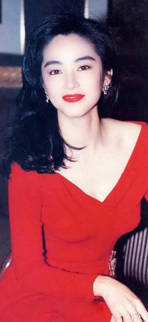 惊艳了时光分享一组林青霞年轻时的照片每一张都美的动人心魄