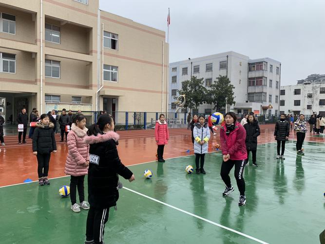 海安市"中小学体育课程教学研讨活动"在曲塘小学举行