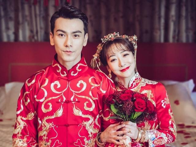 戴向宇甜蜜探班陈紫函像极了现实版小娘惹45岁的爱情依旧很甜