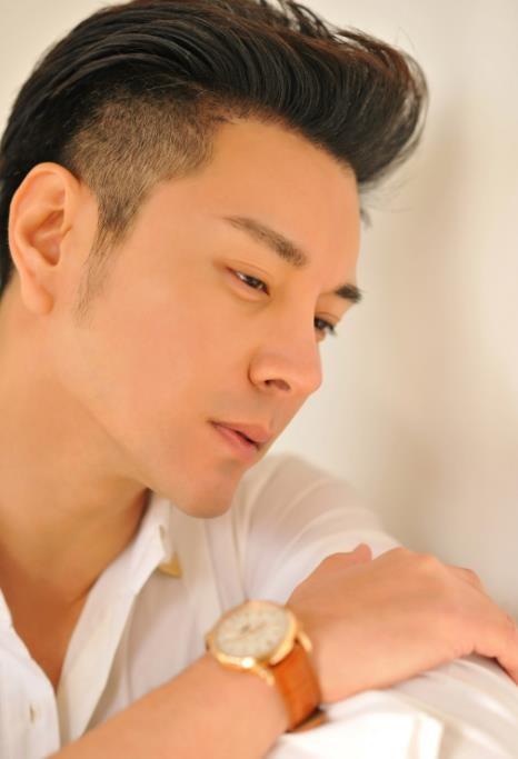 杜俊泽帅气写真