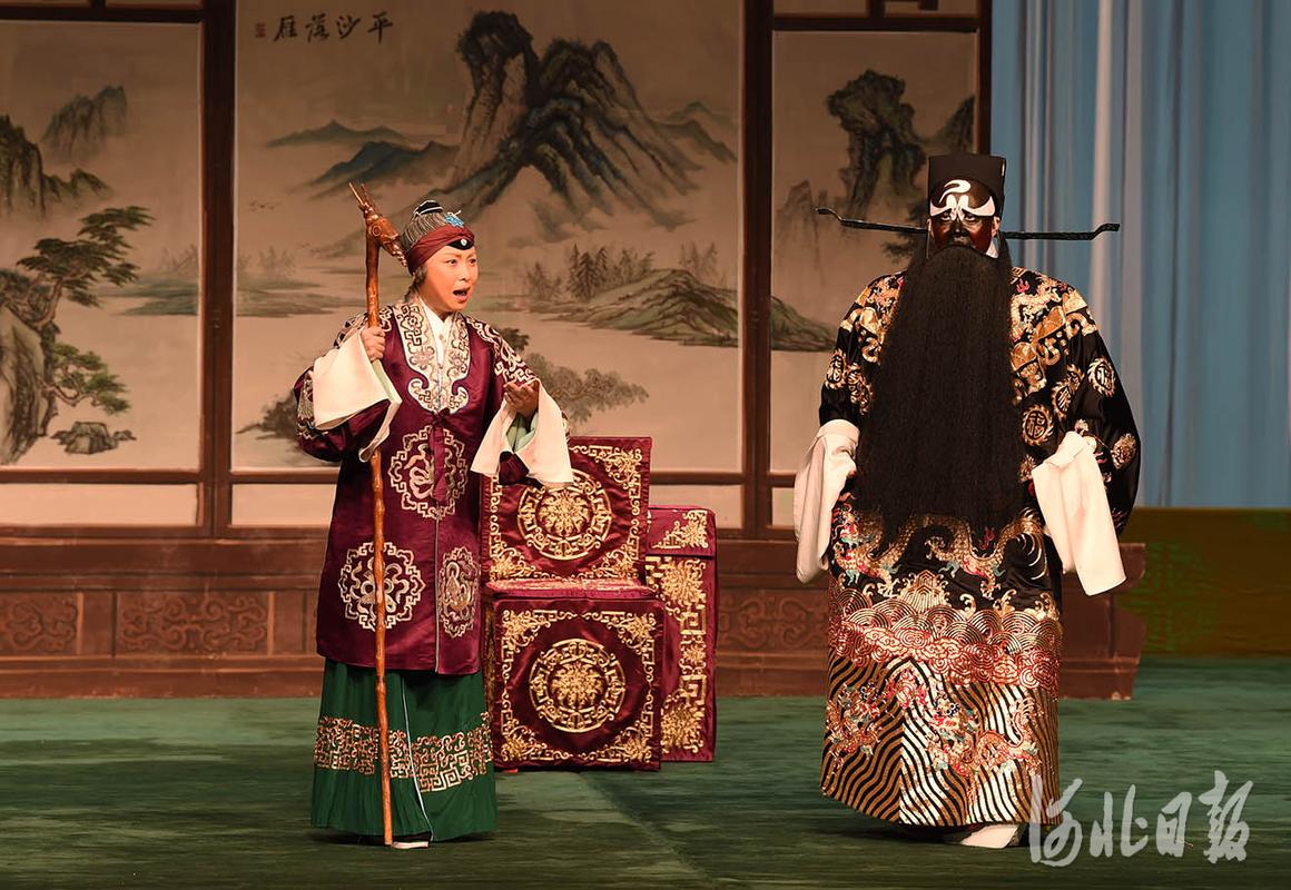 河北日报记者赵永辉摄影报道由优秀青年刀马,武旦演员戴忠宇,国家一级