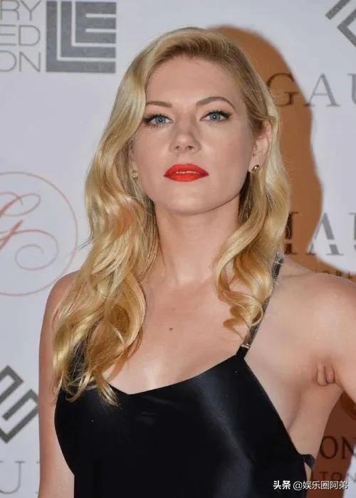 加拿大第一性感女星凯瑟琳温妮克的魔鬼身材和天使面孔简直绝了