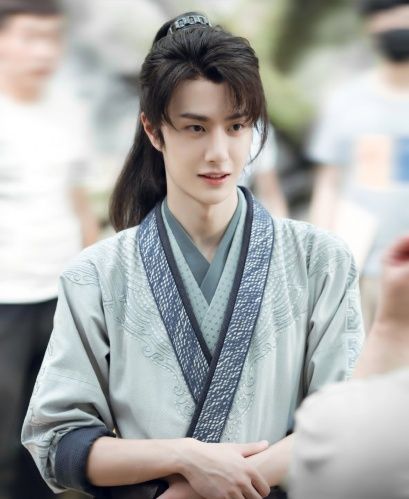 正在横店取景拍摄电视剧《有翡》的王一博要杀青了